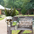 Skull Wall Planter for Home Décor, Hanging Skull Vase Unique Face Flower Pot Head Planters, White Resin Skeleton Gothic Planter for Indoor Outdoor Plants Decorations