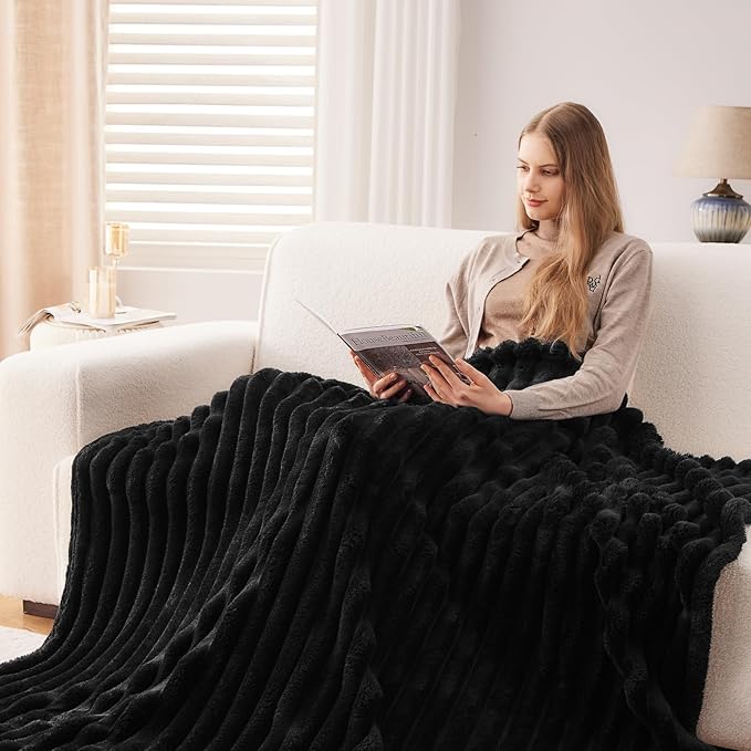 NEWCOSPLAY Super Soft Queen Blanket Black Premium Silky Flannel Fleece 3D Ribbed Jacquard Lightweight Bed Blanket All Season Use (Black Ribbed, Queen(90"x90"))