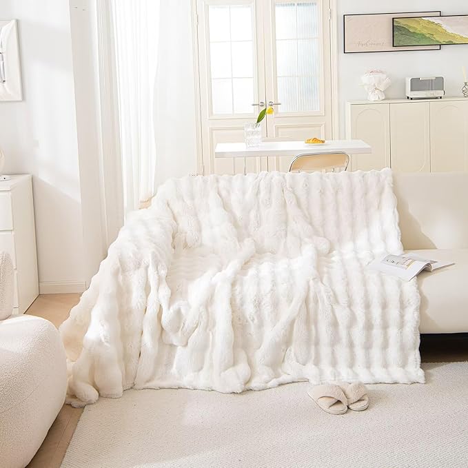 VClife Soft Plush Faux Fur Couch Cover, Warm Fuzzy White Sofa Covers for 3 Cushion Couch Sofa (71"x134") Non Slip Couch Covers for Dog Cat Washable Thick Furniture Protector for Pets