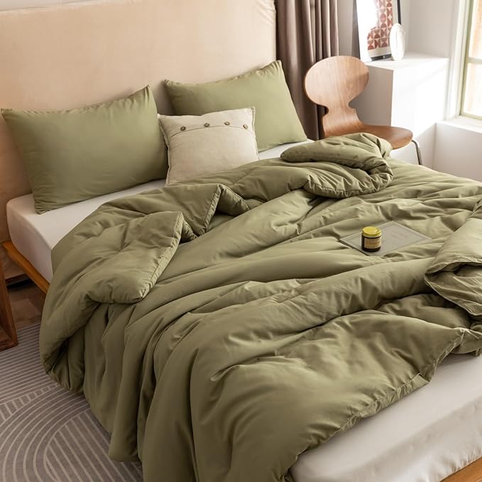 ROSGONIA Oversized King Comforter 128x120, 3pcs Super King Plus (1 Olive Green Comforter & 2 Pillowcases) Lightweight Oversized King Bedding Set Quilt