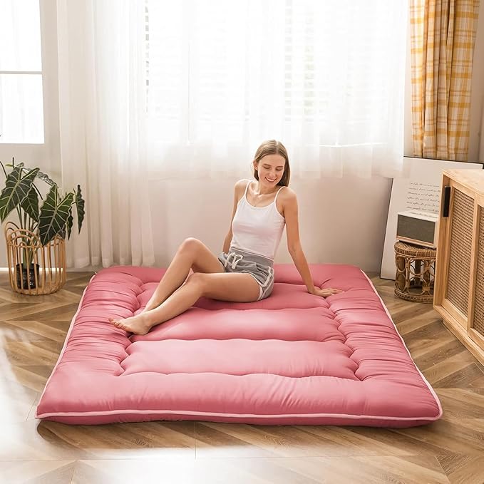 MAXYOYO Japanese Floor Mattress Futon Mattress, Thicken Sleeping Pad Foldable Roll Up Floor Futon for Adults Tatami Mat Dormitory Bed Lounger, Pink, Full Size