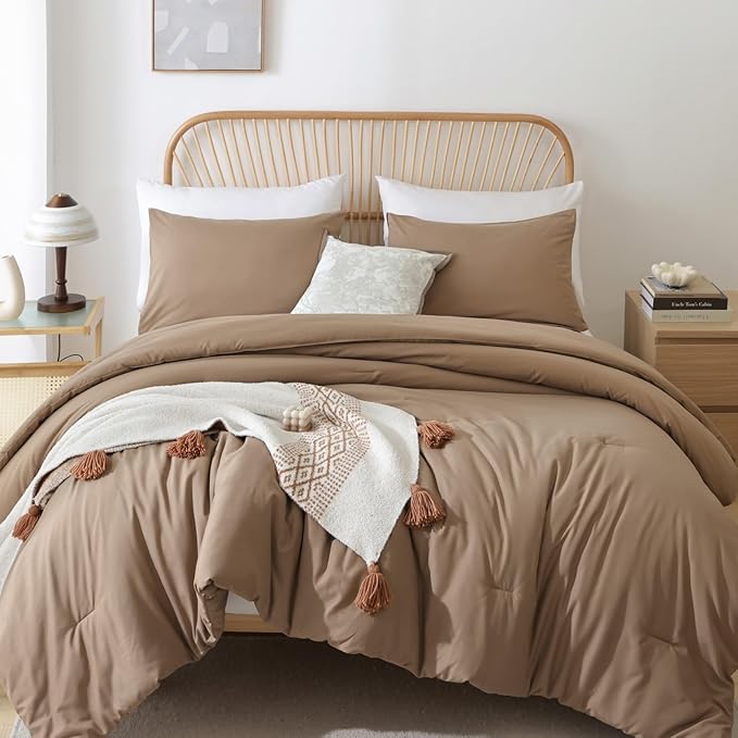 ROSGONIA Oversized King Comforter 120x120, 3pcs Super King Comforter (1 Dark Khaki Comforter & 2 Pillowcases) Lightweight Warm Bedding Blanket Quilt