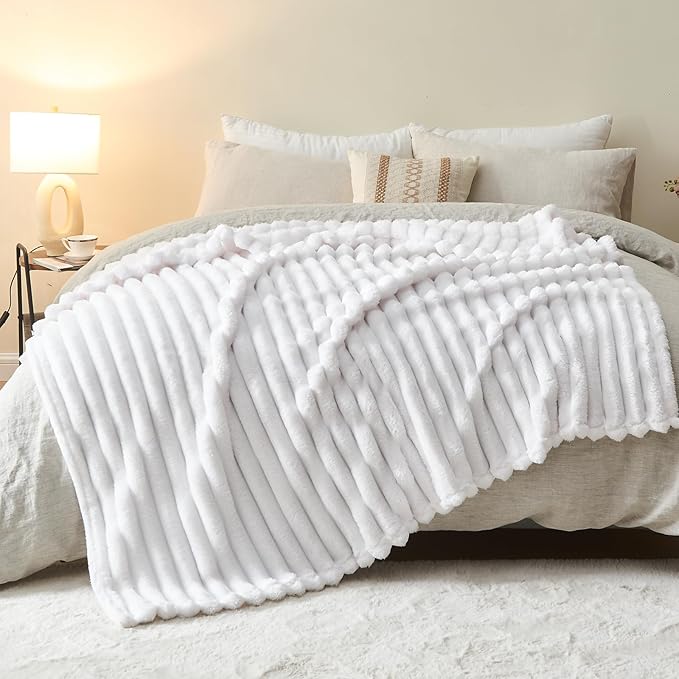 NEWCOSPLAY Super Soft Throw Blanket White Premium Silky Flannel Fleece 3D Ribbed Jacquard Lightweight Bed Blanket All Season Use (White Ribbed, Throw(50"x60"))