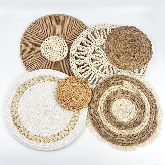 CODOHI Set of 7 Boho Wall Baskets, Wall Hanging Rattan Decor, Flat Round Woven Water Hyacinth Corn Husk Farmhouse Handmade Macrame Hanging Woven Baskets for Living Room Bedroom Dining Room Office