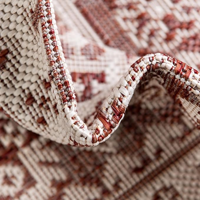 Rugs.com Outdoor Aztec Collection Rug – 8 Ft Round Rust Red Flatweave Rug Perfect for Kitchens, Dining Rooms