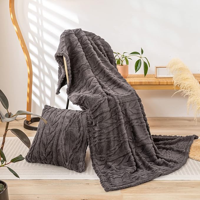 YUSOKI Sherpa Large Throw Blanket Single Layer,Light Weight(1.7lb),370GMS-3D Stylish Design for Gift Home Decor (Morel,50"x65")