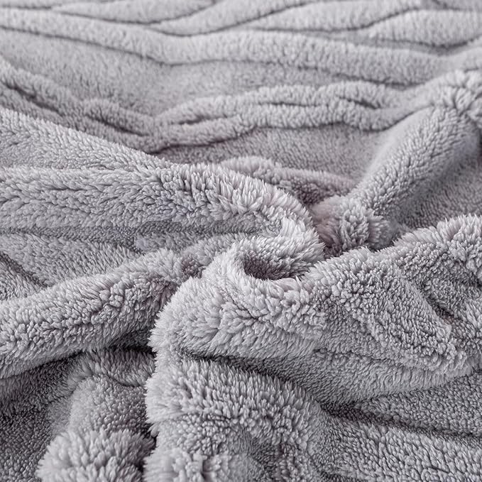 YUSOKI Sherpa Large Throw Blanket Single Layer,Light Weight(1.7lb),370GMS-3D Stylish Design for Gift Home Decor (Light Grey,50"x65")