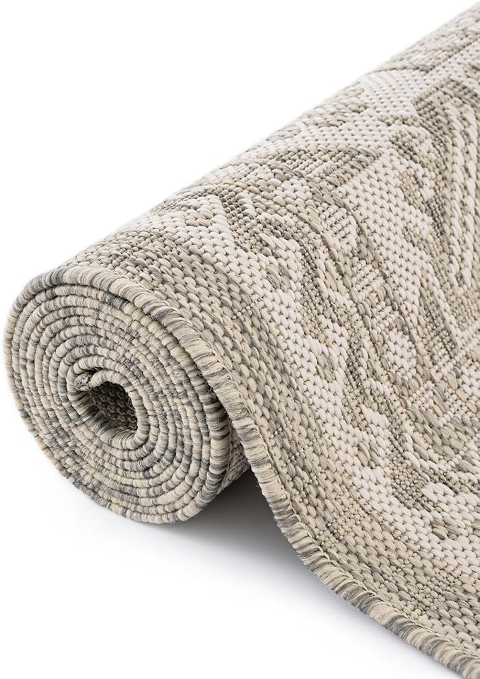 Rugs.com Outdoor Aztec Collection Rug – 5x7 Light Gray Flatweave-Pile Rug Perfect for Living Rooms, Large Dining Rooms, Open Floorplans