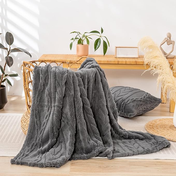 YUSOKI Twin XL Blanket Single Layer,Weight(3.1lb),370GMS-3D Stylish Design for Gift Home Decor (Grey,65"x90")