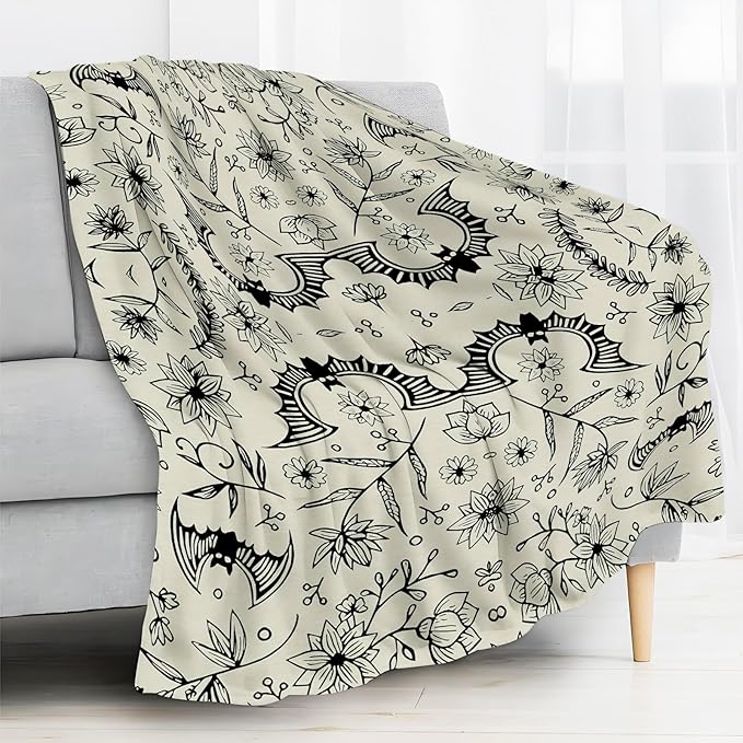 Throw Blanket for Couch, 300GSM Warm Soft Cozy Flannel Blanket, Cute Blanket for All Seasons Bedroom Home Decor Gifts, Grey Halloween Bats 50x60 Inches