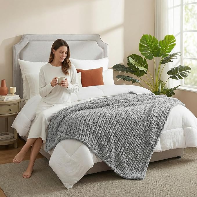 Amélie Home Chunky Knit Throw Blanket for Couch, Soft Chenille Crochet Blanket for Sofa, 50"x60", Light Grey