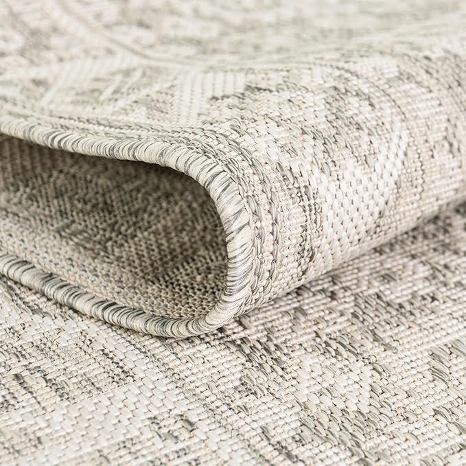 Rugs.com Outdoor Aztec Collection Rug – 5' 3 x 7' 10 Light Gray Flatweave Rug Perfect for Living Rooms, Large Dining Rooms, Open Floorplans