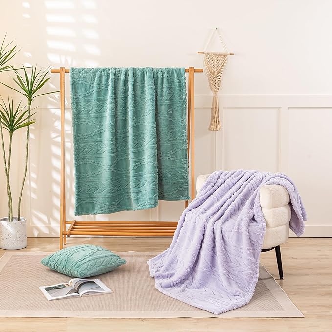 YUSOKI Sherpa Large Throw Blanket Single Layer,Light Weight(1.7lb),370GMS-3D Stylish Design for Gift Home Decor (Light Green,50"x65")
