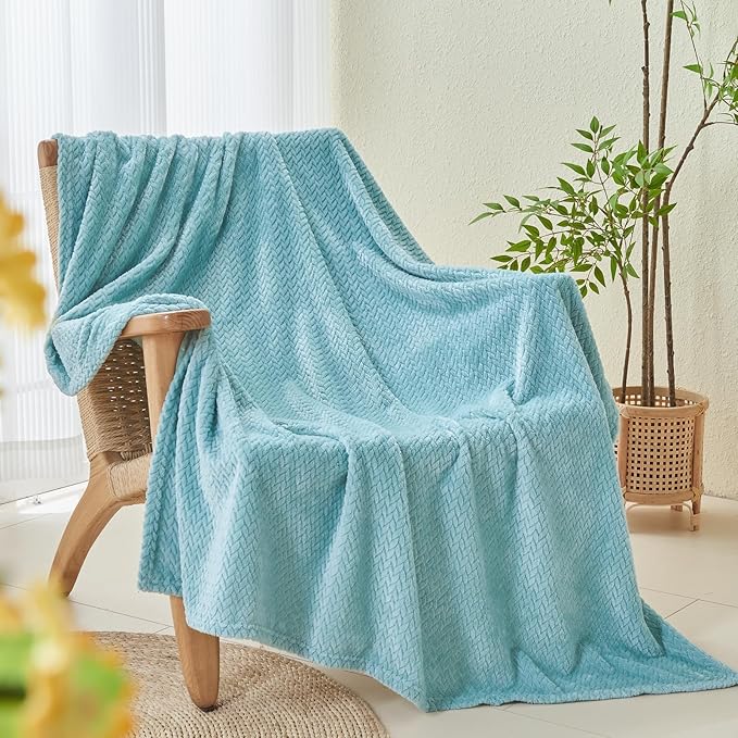 NEWCOSPLAY Super Soft Throw Blanket Mint Green Premium Silky Flannel Fleece Leaves Pattern Lightweight Bed Blanket All Season Use (Mint Green, Throw(40"x50"))