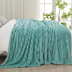 NEWCOSPLAY Super Soft Queen Blanket Mint Green Premium Silky Flannel Fleece 3D Ribbed Jacquard Lightweight Bed Blanket All Season Use (Mint Green Ribbed, Queen(90"x90"))