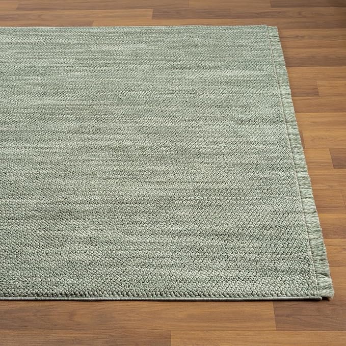 LUXE WEAVERS Solid Machine Woven Green 8x10 Area Rug, Indoor Stain-Resistant Carpet