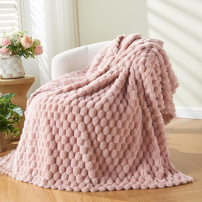 NEWCOSPLAY Super Soft Queen Blanket Pink Premium Silky Flannel Fleece 3D Clouds Stylish Jacquard Lightweight Bed Blanket All Season Use 350GSM (Pink, Queen(90"x90"))