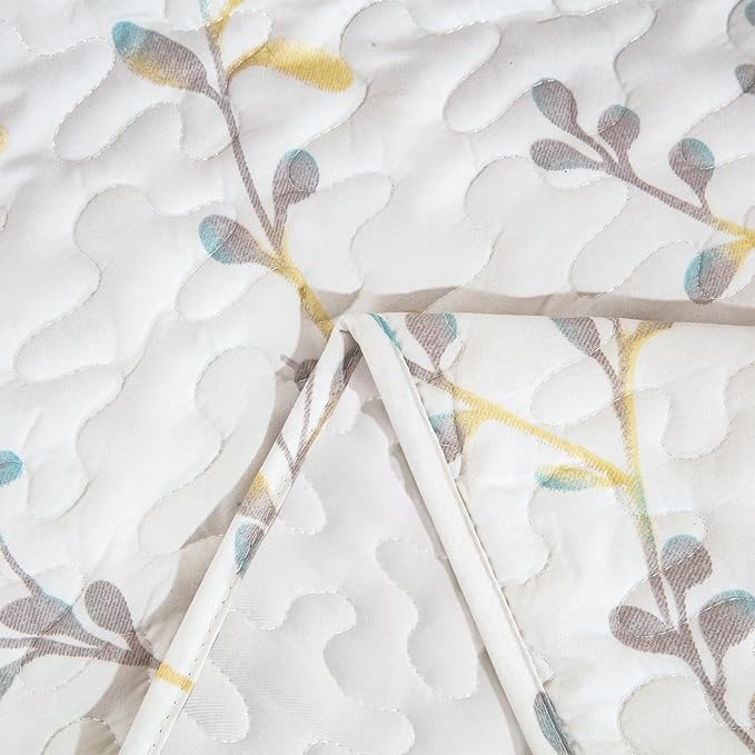 Exclusivo Mezcla 50"x 60" Quilted Throw Blanket- Microfiber Quilt Throw with Floral Pattern, Reversible White Versatile Lap Quilt for All Seasons, Lightweight Throws for Bed/Couch/Sofa