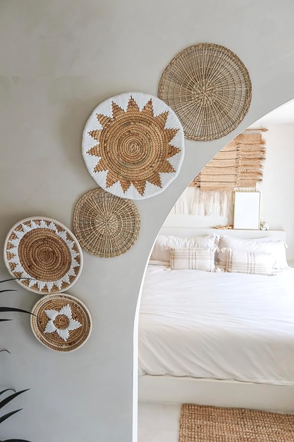 TheNamiCollection Woven Wall Basket Set - Five Hanging Seagrass Baskets | Decorative, Boho Styled Baskets Perfect For Trendy, All Natural Home Decor | Handmade, Round, Woven, Hanging Wall Basket Decor