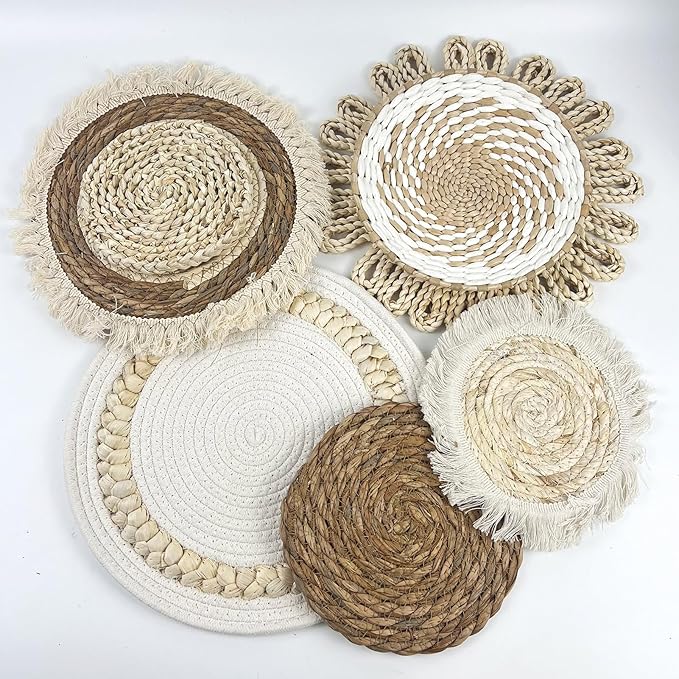 Set of 7 Boho Wall Baskets, Wall Hanging Rattan Decor, Flat Round Woven Water Hyacinth Corn Husk Farmhouse Handmade Macrame Hanging Woven Baskets for Living Room Bedroom Dining Room - Light Color