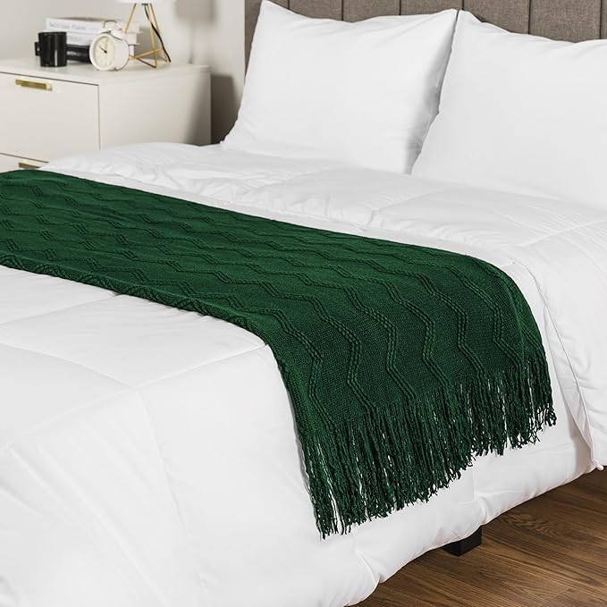 PAVILIA Emerald Green Knit Throw Blanket for Couch Bed, Soft Knitted Farmhouse Sofa Throw for Living Room, Lightweight Decorative Summer Throw Blanket for Chair, Outdoor Textured Boho Blanket, 50x60