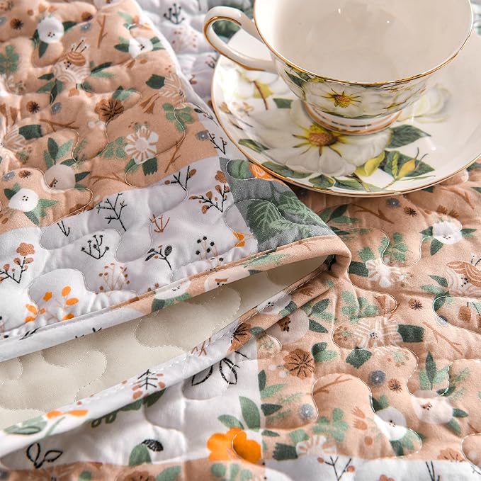 Exclusivo Mezcla 50"x 60" Quilted Throw Blanket- Microfiber Quilt Throw with Boho Patchwork Pattern, Reversible Camel Versatile Lap Quilt for All Seasons, Lightweight Throws for Bed/Couch/Sofa