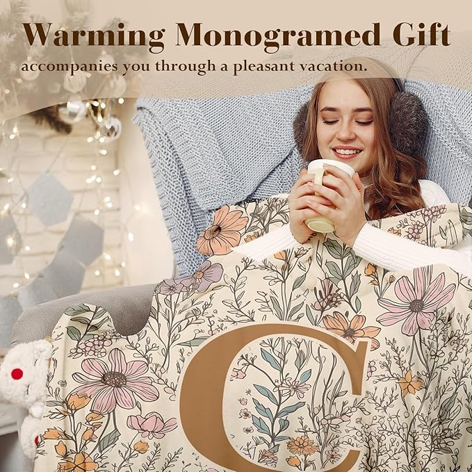 JXREQ Throw Blanket Initial Letter C Personalized Monogrammed Gifts for Women Teen Girls Frends, Boho Floral Throw Blankets for Bed Sofa Living Room Office, 50x60 Inch