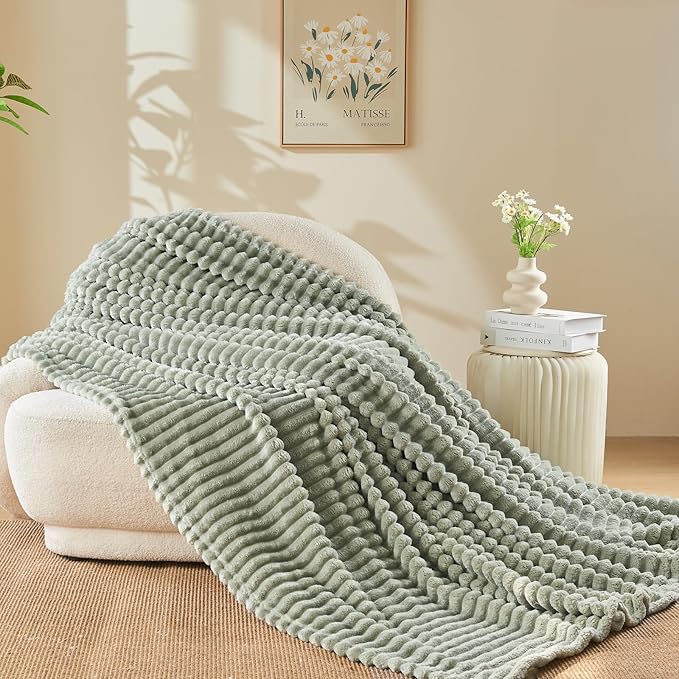 NEWCOSPLAY Super Soft King Blanket Sage Green Premium Silky Flannel Fleece 3D Ribbed Jacquard Lightweight Bed Blanket All Season Use (Sage Green Ribbed, King(90"x110"))