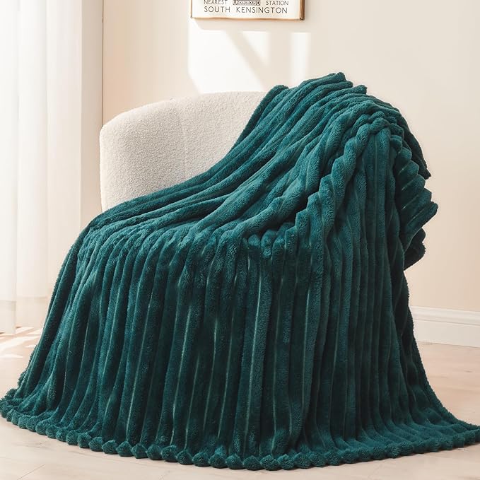 NEWCOSPLAY Super Soft Twin Blanket Dark Teal Premium Silky Flannel Fleece 3D Ribbed Jacquard Lightweight Bed Blanket All Season Use (Dark Teal Ribbed, Twin(60"x80"))