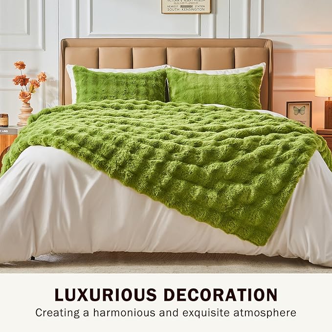 EMME Faux Fur Blanket King Size Dark Green - Big Bubble Rabbit Cozy Blanket for Couch, Thick Furry Plush Shaggy Blankets, 650GSM, 108x90 Inches