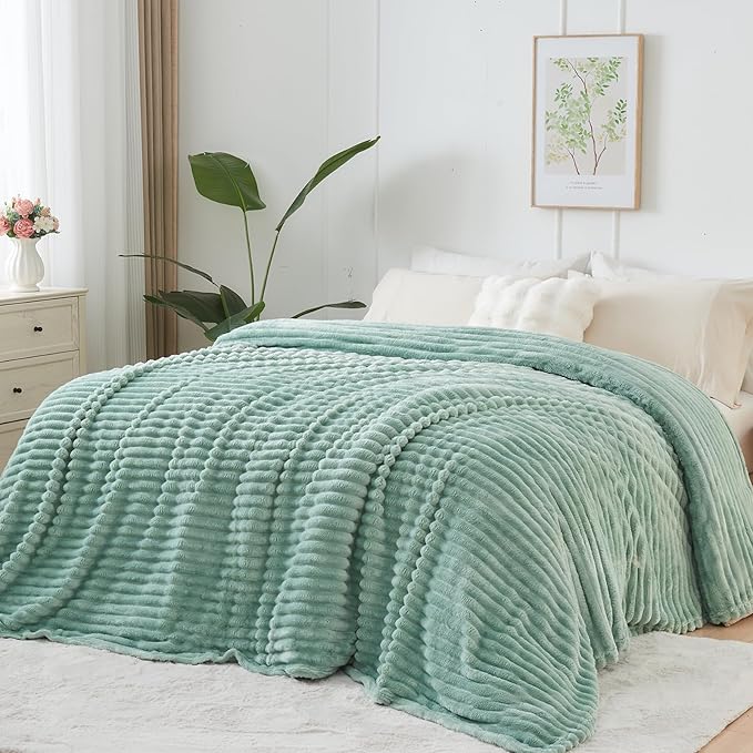 NEWCOSPLAY Super Soft Twin Blanket New Sage Green Premium Silky Flannel Fleece 3D Ribbed Jacquard Lightweight Bed Blanket All Season Use (New Sage Green Ribbed, Twin(60"x80"))