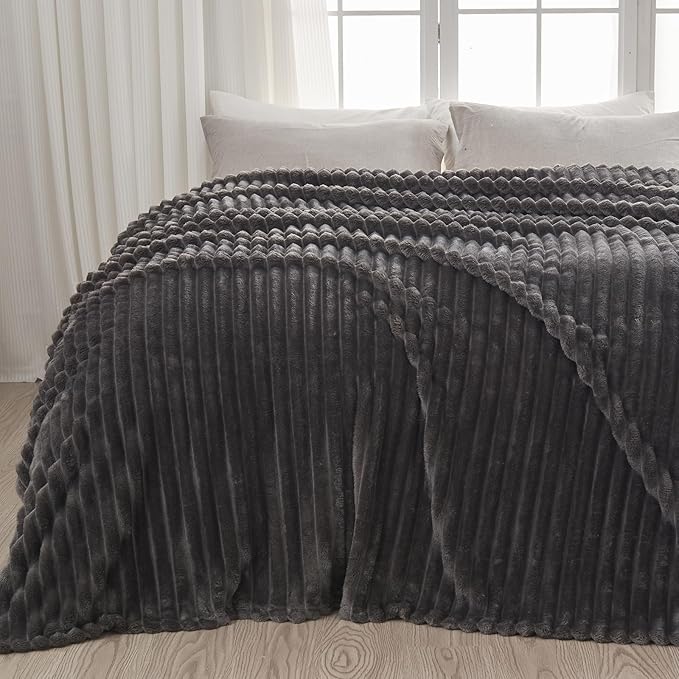 NEWCOSPLAY Super Soft Queen Blanket Grey Premium Silky Flannel Fleece 3D Ribbed Jacquard Lightweight Bed Blanket All Season Use (Grey Ribbed, Queen(90"x90"))