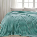 NEWCOSPLAY Super Soft Queen Blanket Mint Green Premium Silky Flannel Fleece 3D Ribbed Jacquard Lightweight Bed Blanket All Season Use (Mint Green Ribbed, Queen(90"x90"))