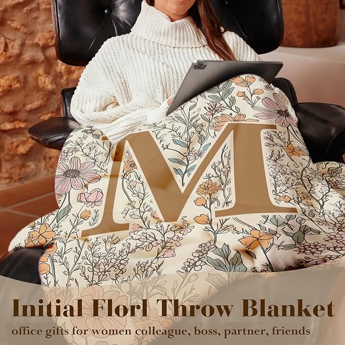 JXREQ Throw Blanket Initial Letter M Personalized Monogrammed Gifts for Women Teen Girls Frends, Boho Floral Throw Blankets for Bed Sofa Living Room Office, 50x60 Inch