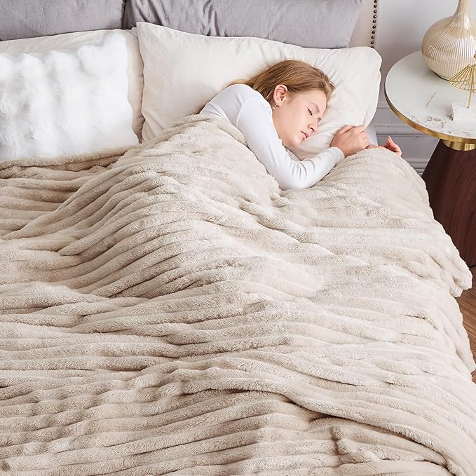 NEWCOSPLAY Super Soft King Blanket Linen Premium Silky Flannel Fleece 3D Ribbed Jacquard Lightweight Bed Blanket All Season Use (Linen Ribbed, King(90"x110"))