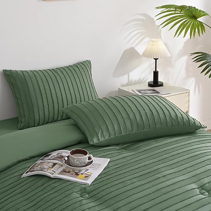 JELLYMONI Pillowcases Queen Size Green 2 Pack Boho Striped Bed Pillow Covers 20x30in Polyester Envelope Pillow Shams Tufted Bohemian Textured (Pillows are not Included)