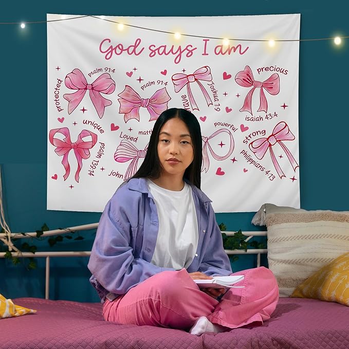 AQYIP Preppy Pink Bow Christian Tapestry Wall Hanging, God Says I Am Cute Inspirational Bible Verse Tapestry Decorative, Pink Girly Christian Wall Decor for Room, 50x60 Inch