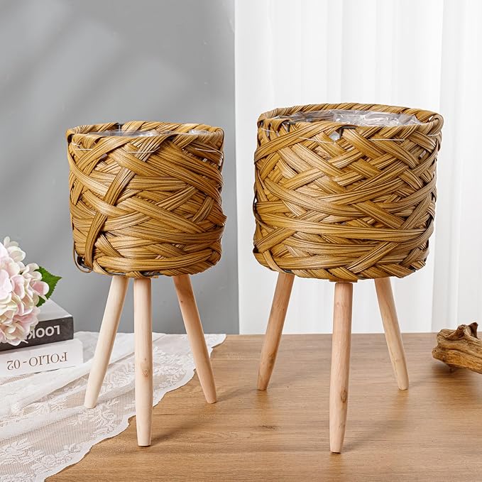 THY COLLECTIBLES Set of 2 Woven Planter Baskets with Plastic Lining and 3 Wooden Legs, Flowers, Toys Rustic Farmhouse (Thick Weave)