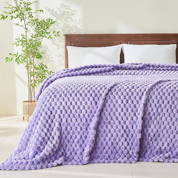 NEWCOSPLAY Super Soft Queen Blanket Lavender Premium Silky Flannel Fleece 3D Clouds Stylish Jacquard Lightweight Bed Blanket All Season Use 350GSM (Lavender, Queen(90"x90"))