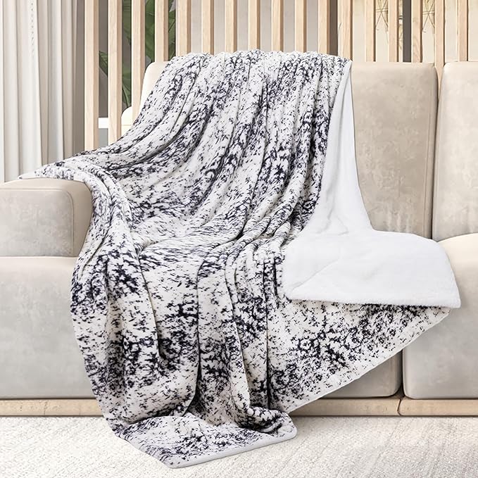 Mon Chateau 60" x 70" Serenity Flannel Throw Blanket, Abstract Print Soft Blanket for Queen-Size Bed, Couch, or Sofa, Cozy Home Decor and Stylish Living Room Comfort, Dreamscape