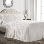 Lush Decor Ruffle Skirt Bedspread Set - 3-Piece Luxurious Farmhouse Bedding - Elegant Ruffle Detail - Timeless Style - Soft Lightweight Sheets - Queen, White