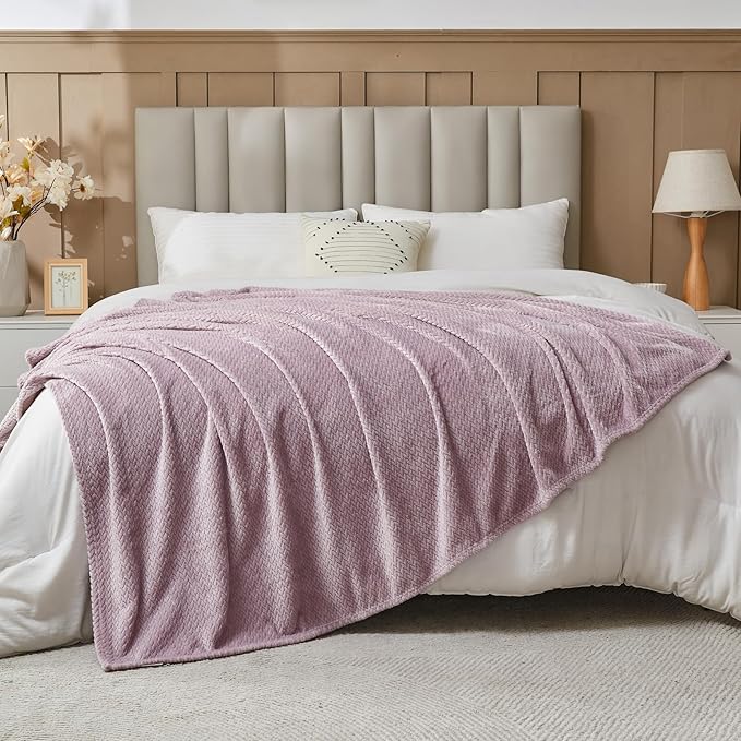 NEWCOSPLAY Super Soft Twin Blanket Light Purple Premium Silky Flannel Fleece Leaves Pattern Lightweight Bed Blanket All Season Use (Light Purple, Twin(60"x80"))