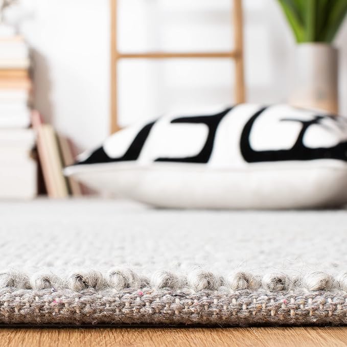 SAFAVIEH Area Rug 5x8 - Natura Collection - Silver, Handmade Wool Blend, Textured Design, Ideal for Living Room, Bedroom, Dining Space (NAT425G)