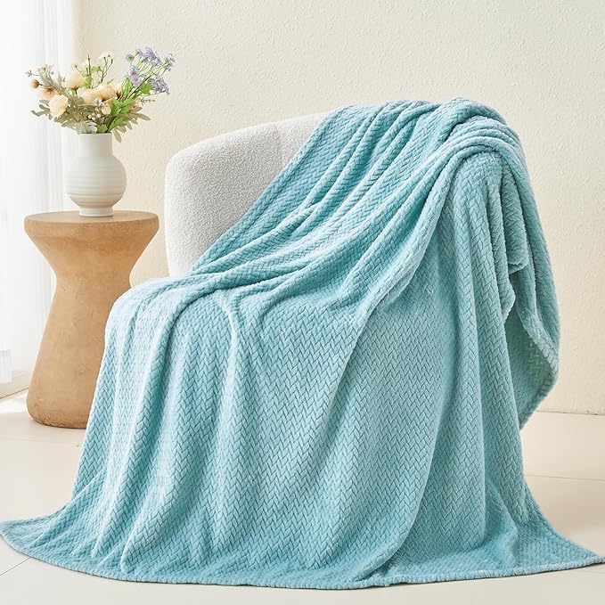 NEWCOSPLAY Super Soft Throw Blanket Mint Green Premium Silky Flannel Fleece Leaves Pattern Lightweight Bed Blanket All Season Use (Mint Green, Throw(40"x50"))