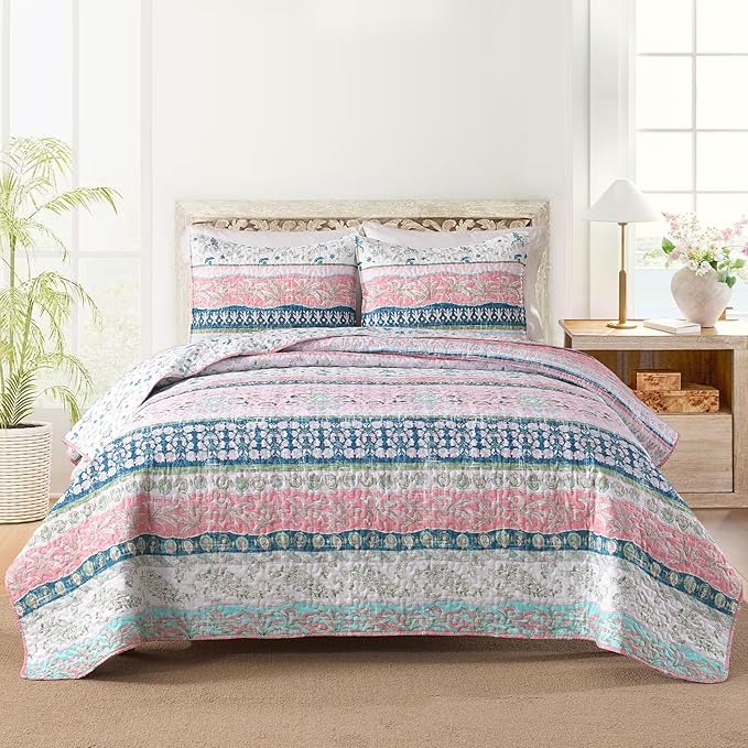 Boho Style King Quilt Set Pink Bohemian Floral Strip Quilt Beddding Set, Soft and Lightweight Bedspread for All Season, Oversize King Bed Coverlet with 2 Matching Pillow Shams (3 Pieces)