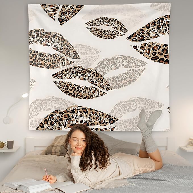 WNAGT Trendy Black and White Kiss Lips Tapestry Wall Hanging, Funky Makeup Wall Decor, Fashion Aesthetic Wall Blanket Decor for Girls Room College Dorm Makeup Room Beauty Room, 50x60 Inch