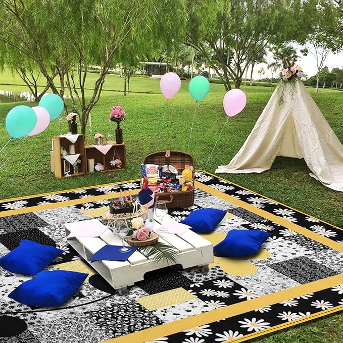 Extra Large Picnic Blankets Waterproof Foldable (80 "x 80") Beach Blanket Waterproof Sandproof,3-Layer Thicking Mat Outdoor Packable Camping Blanket