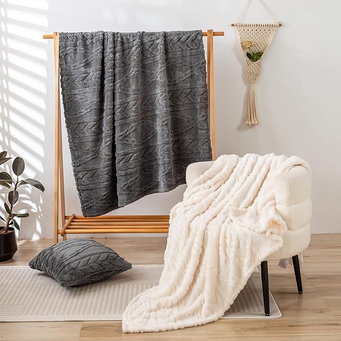 YUSOKI Twin XL Blanket Single Layer,Weight(3.1lb),370GMS-3D Stylish Design for Gift Home Decor (Grey,65"x90")