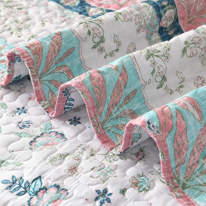 Boho Style King Quilt Set Pink Bohemian Floral Strip Quilt Beddding Set, Soft and Lightweight Bedspread for All Season, Oversize King Bed Coverlet with 2 Matching Pillow Shams (3 Pieces)