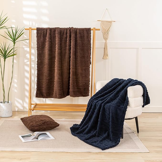 YUSOKI Sherpa Large Throw Blanket Single Layer,Light Weight(1.7lb),370GMS-3D Stylish Design for Gift Home Decor (Brown,50"x65")